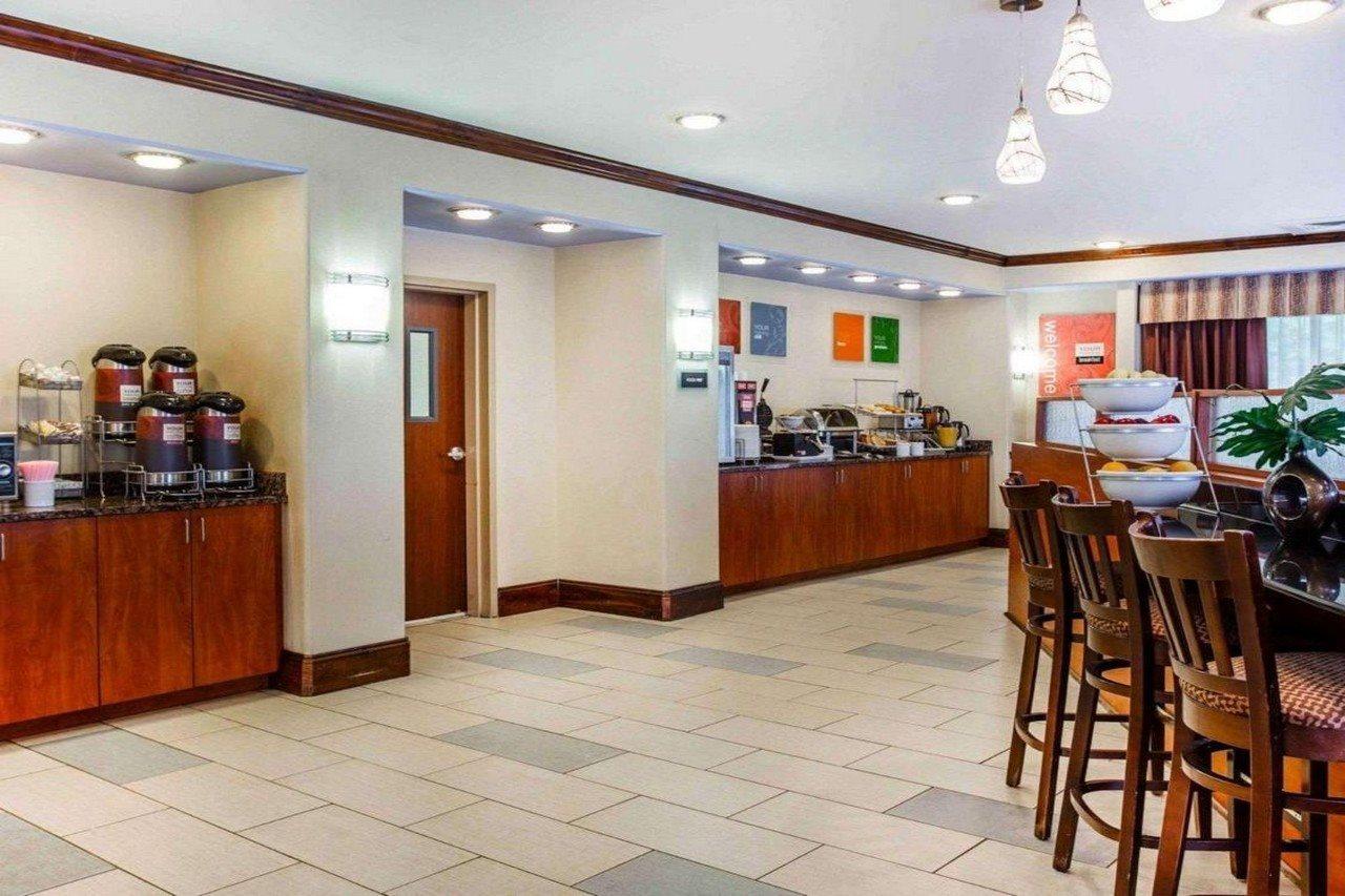 Comfort Suites At Kennesaw State University Exterior photo