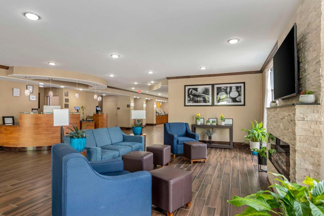 Comfort Suites At Kennesaw State University Exterior photo