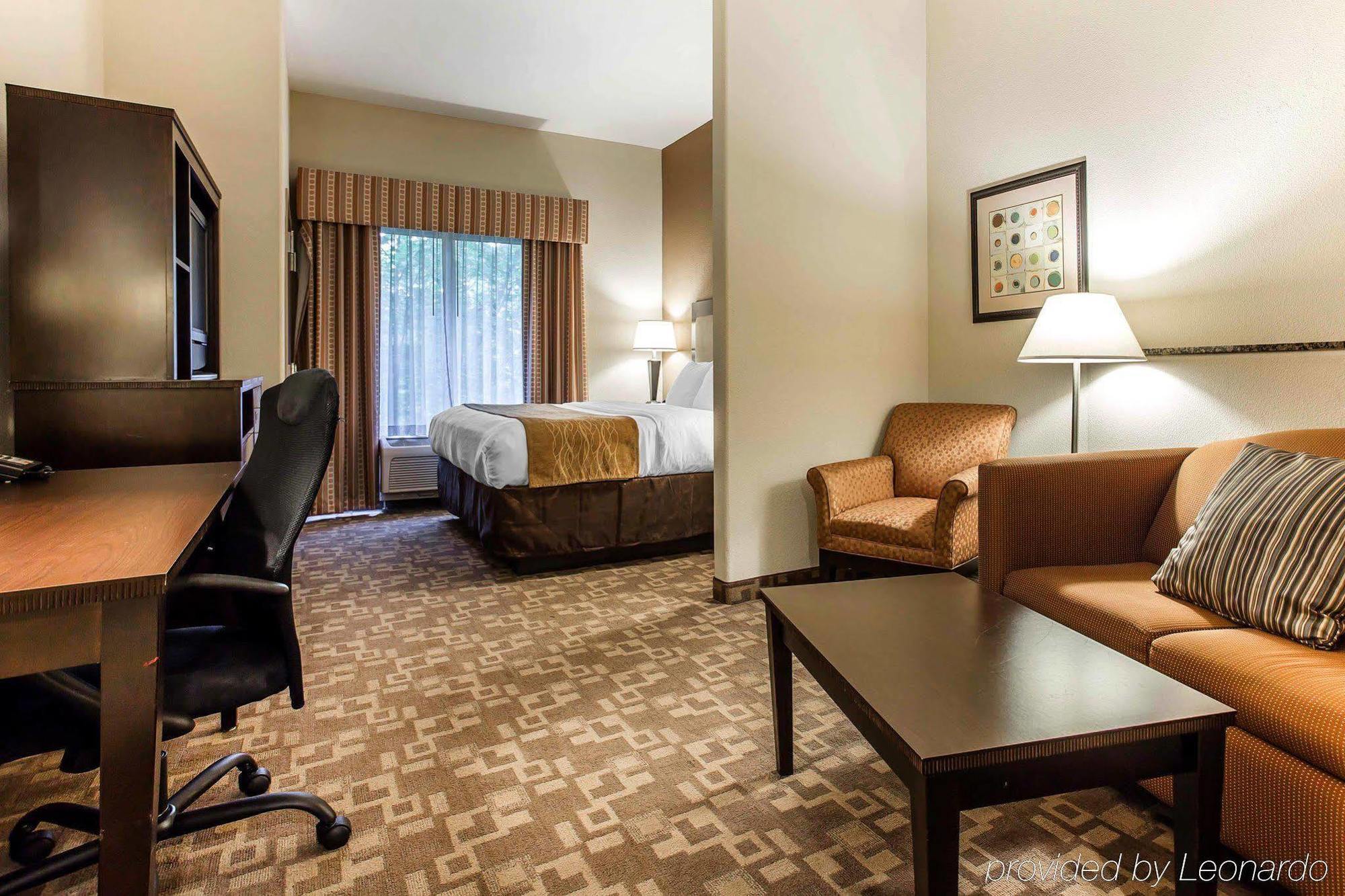 Comfort Suites At Kennesaw State University Exterior photo