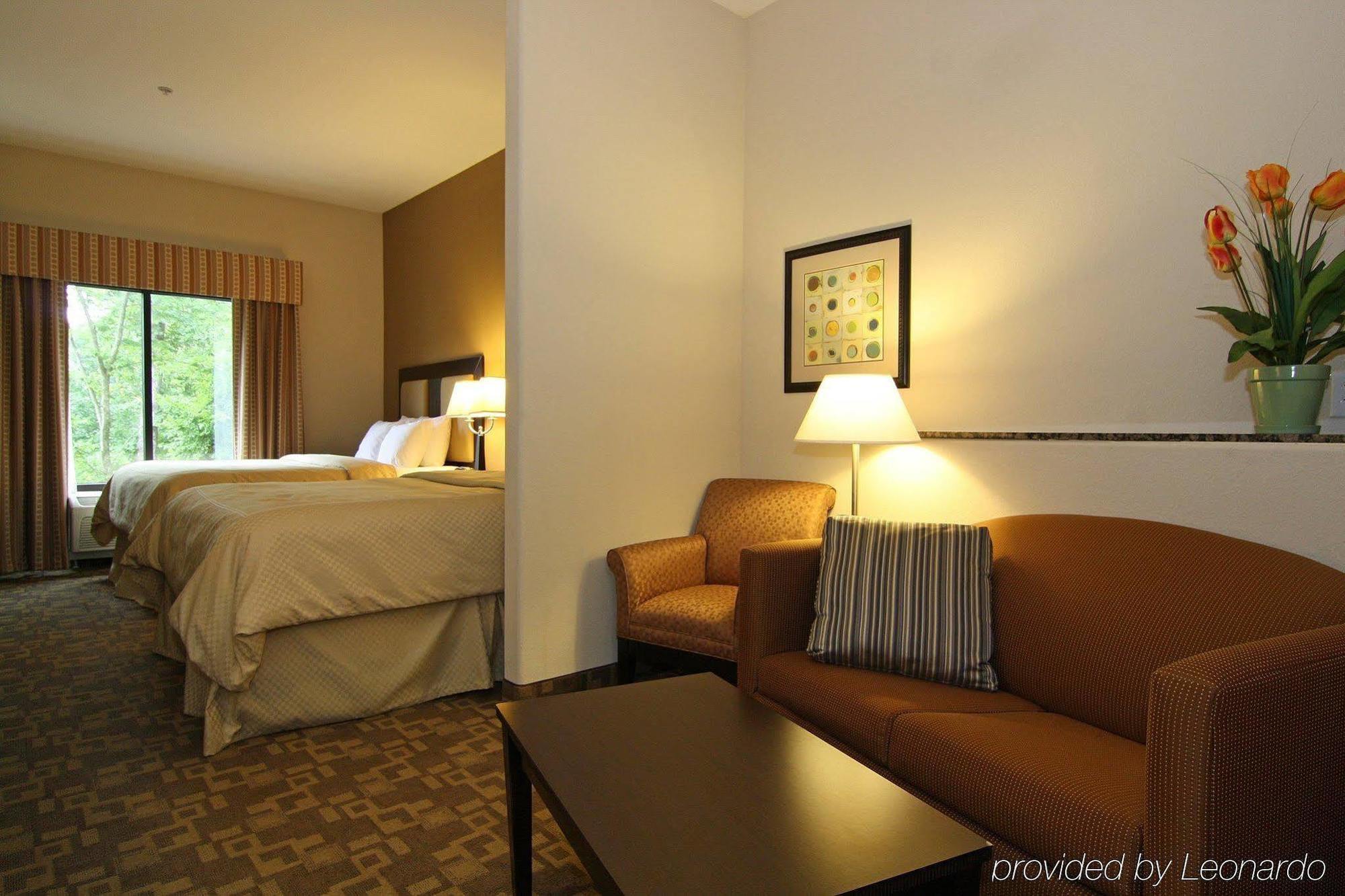 Comfort Suites At Kennesaw State University Exterior photo